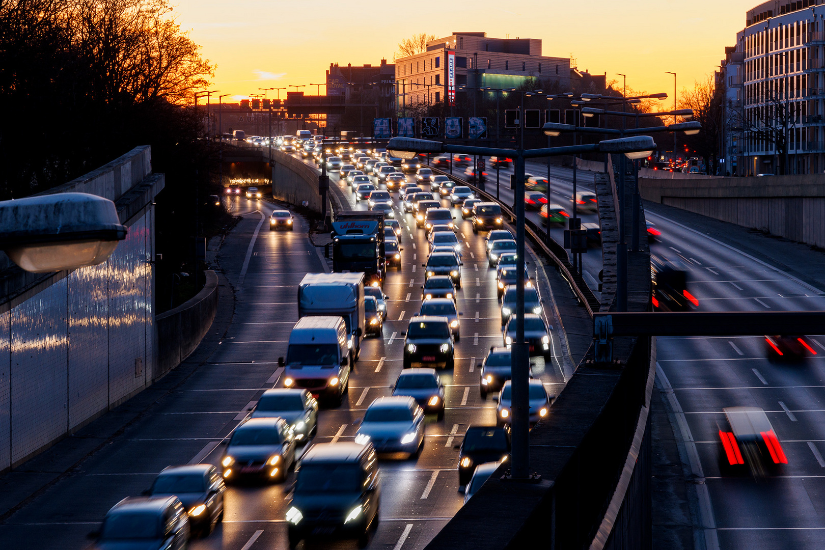 Stau im Sonnenuntergang