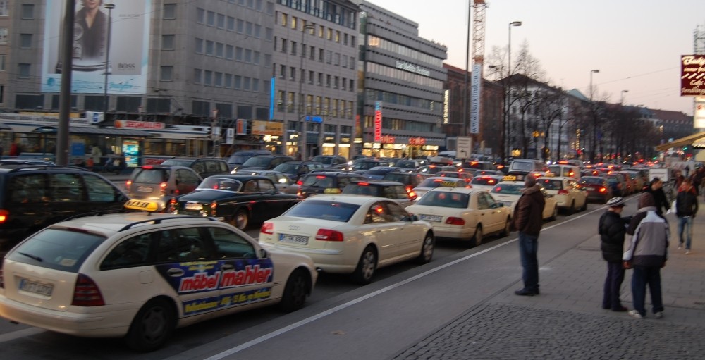 Stau in der Sonnenstraße