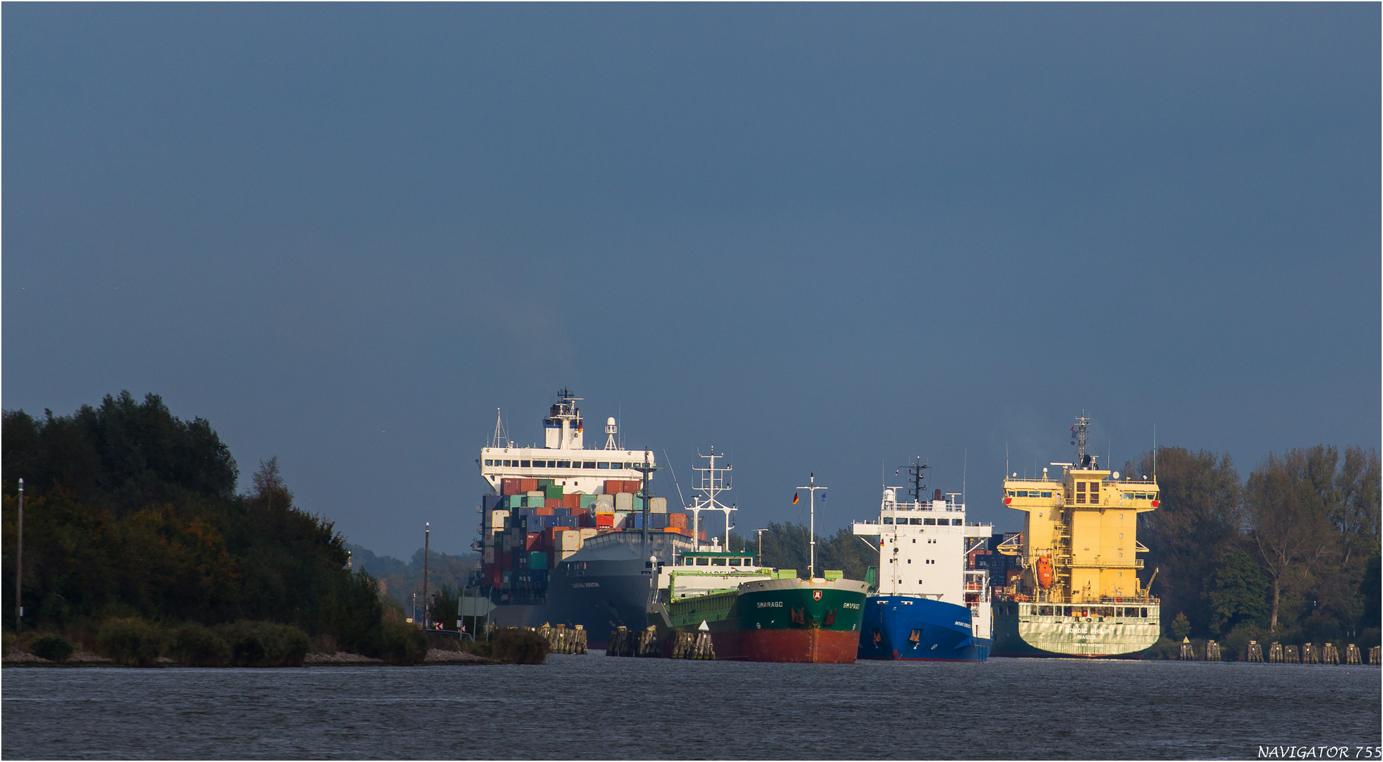  Stau in der Weiche Breiholz. / Kiel-Canal, Germany