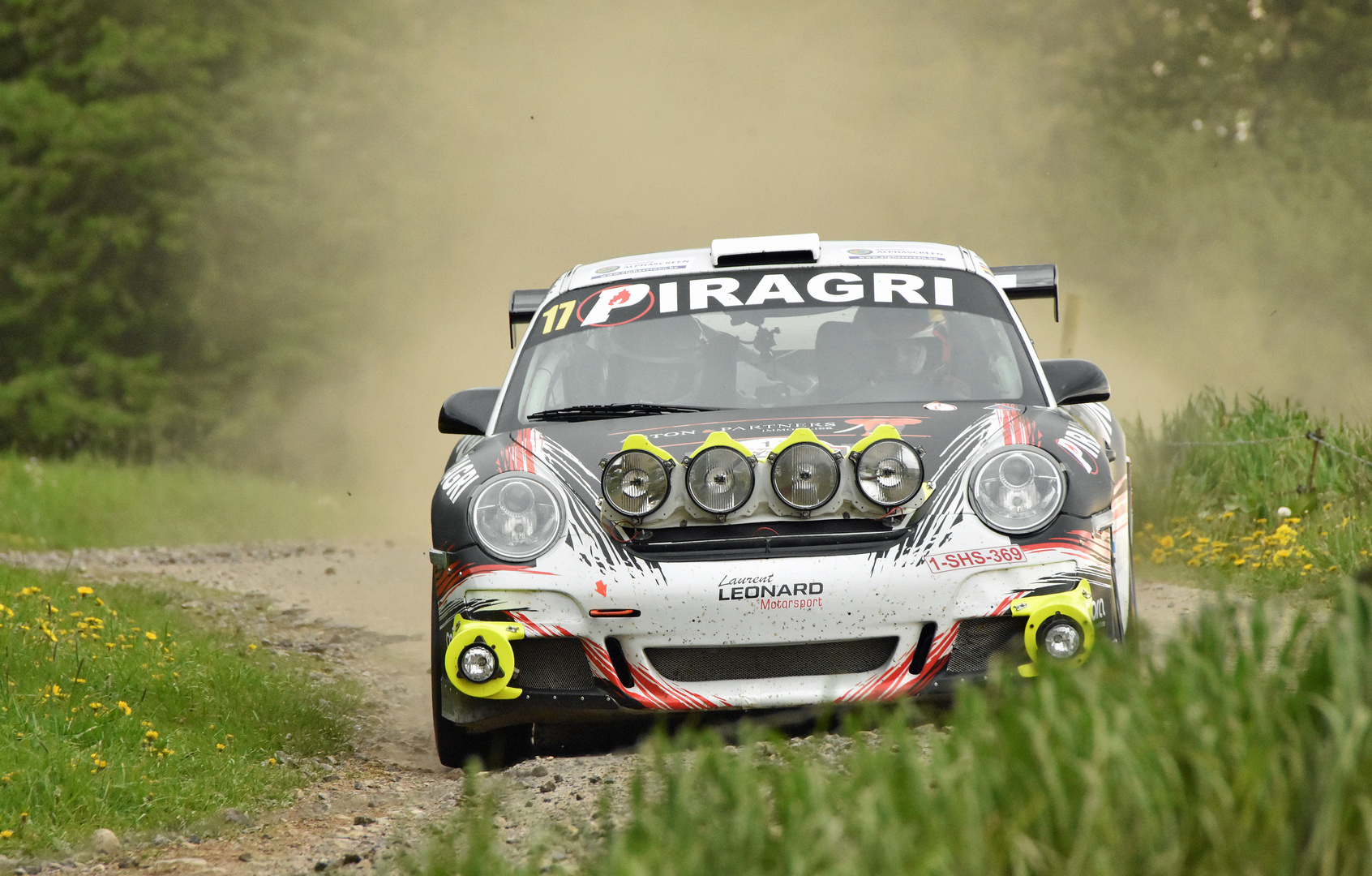 Staubig wars.....am Samstag bei der Rallye Wallonie