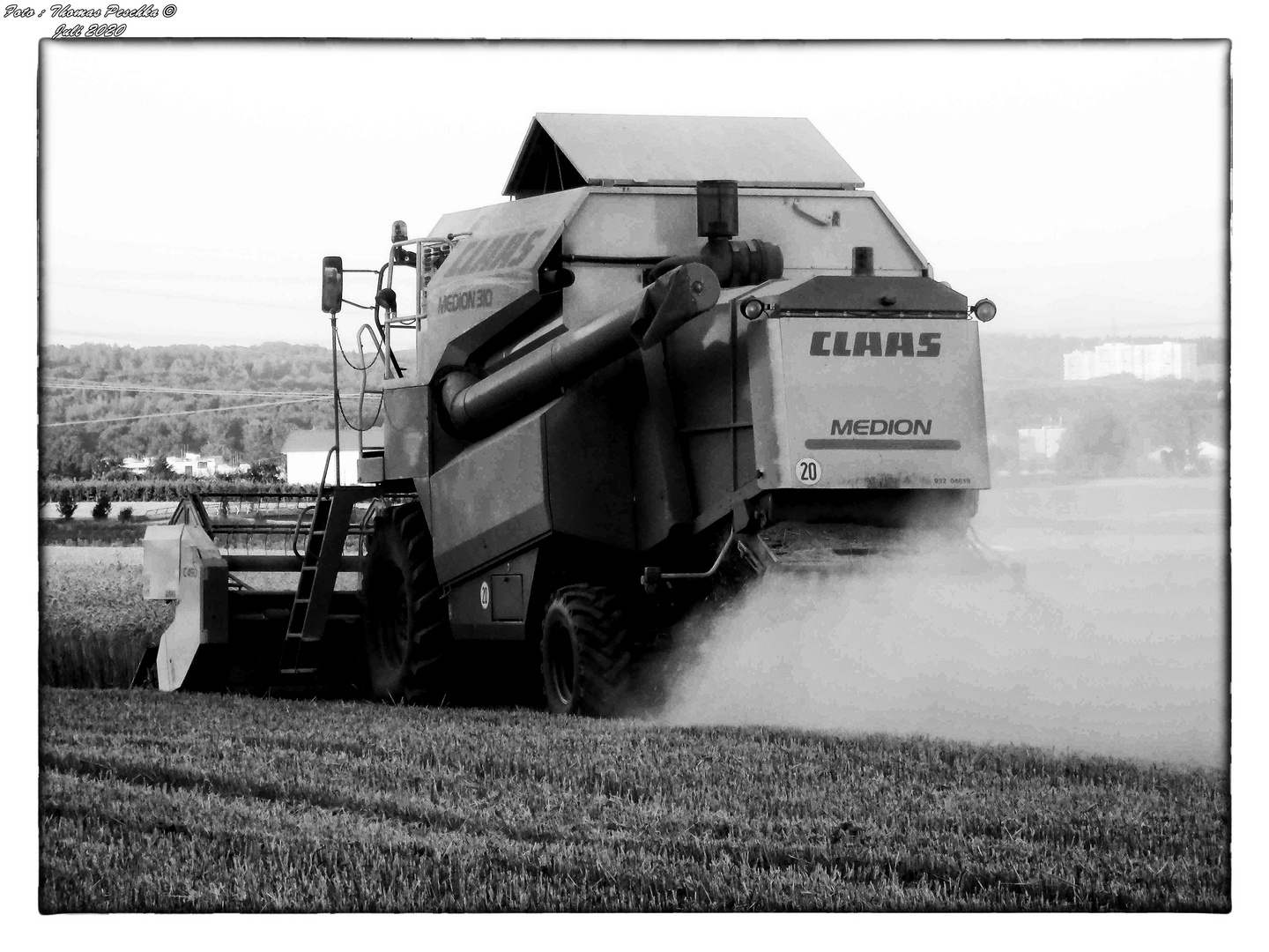 Staubige Arbeit mit dem Mähdrescher