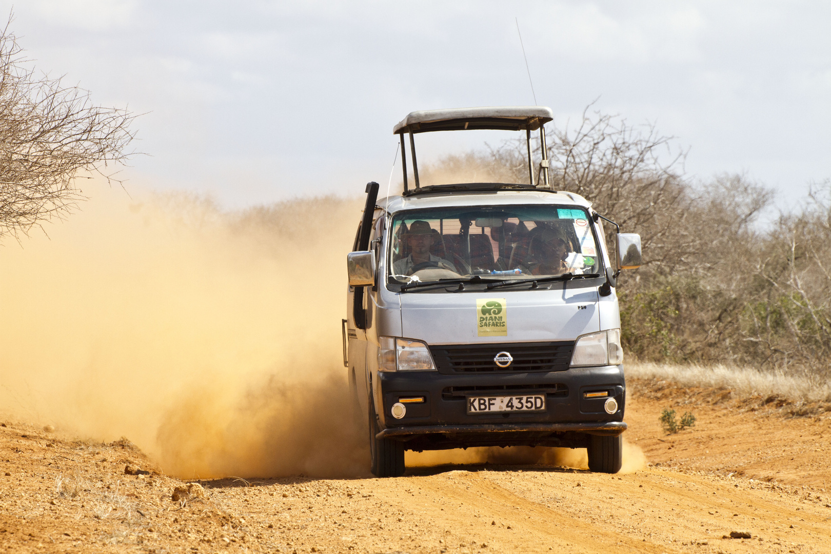 Staubige Piste, Tsavo East, Kenia