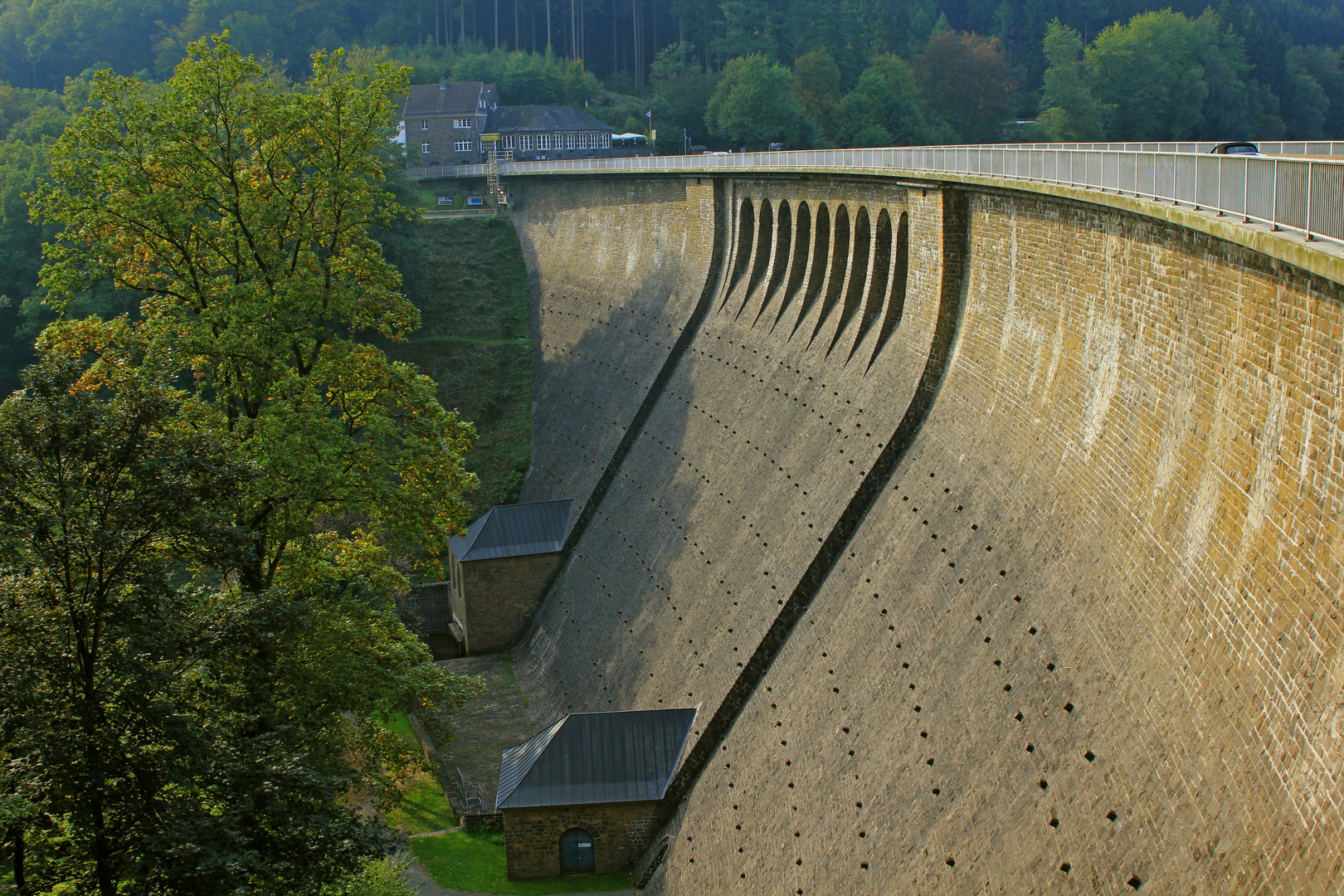 Staudamm der Aggertalsperre in NRW (reload)