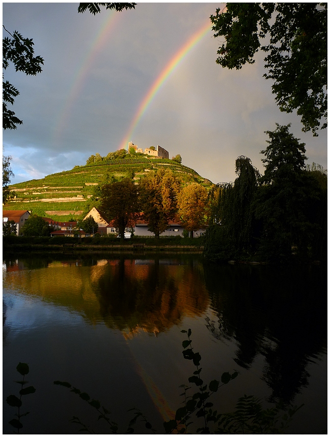 Staufener Burg mit Regenbogen, zweites Bild