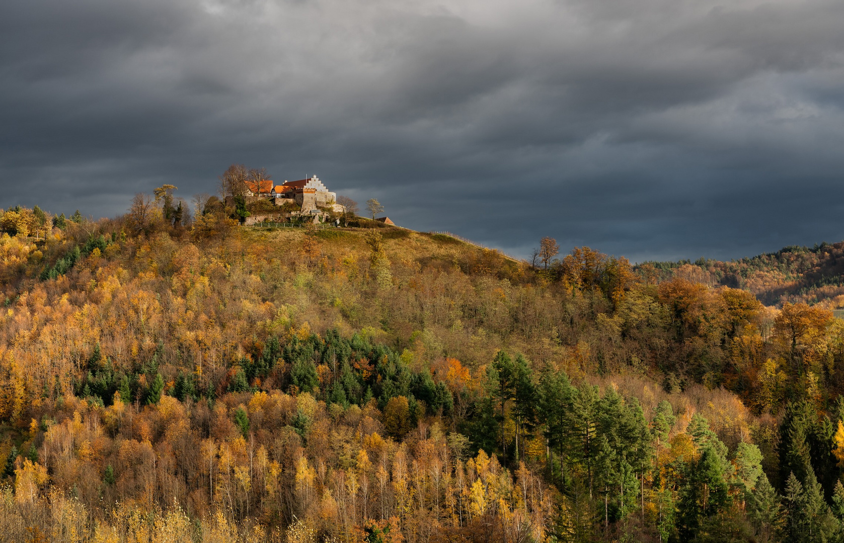 Stauffenberg im Herbst.