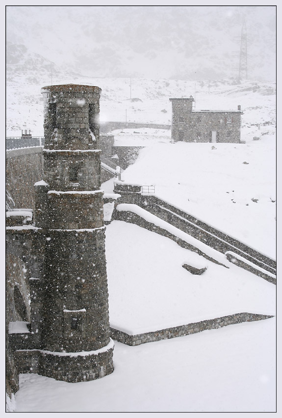 Staumauer am Berninapass