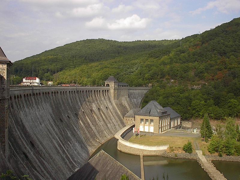 Staumauer am Edersee