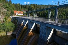 Staumauer am Höllsteinsee