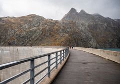 Staumauer am Lago dei Cavagnöö / Schweiz