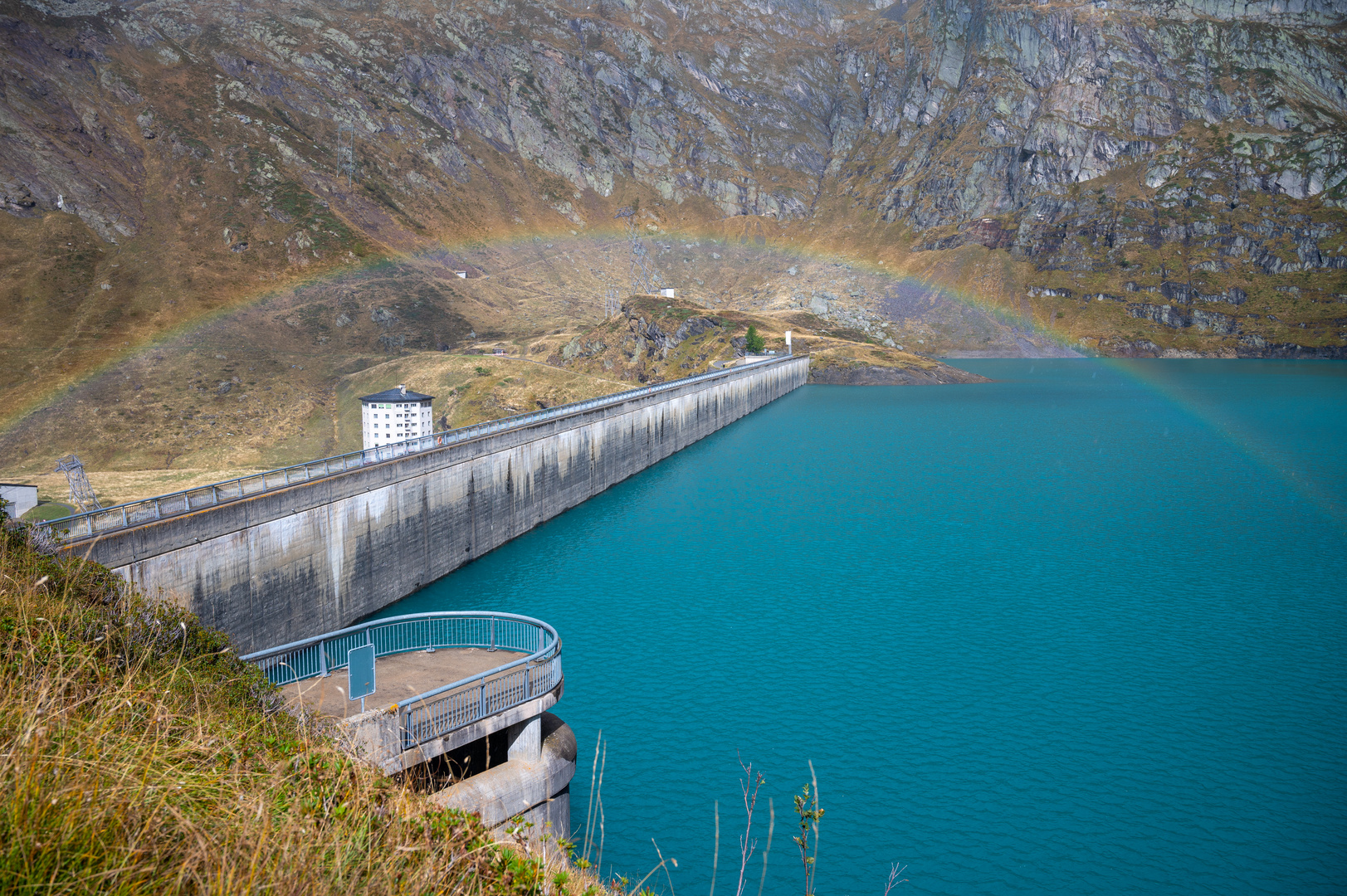 Staumauer am Lago di Robièi / Schweiz