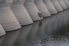 Staumauer der Oleftalsperre