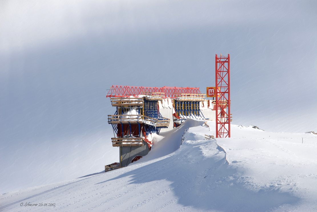 Staumauer Muttsee eingewintert