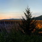 Staumauer vom Edersee am Abend