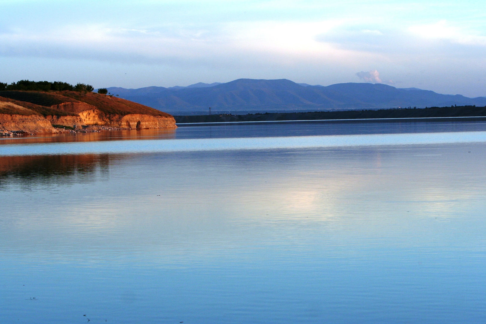 Stausee am Euphrat nähe Malatya, Türkei