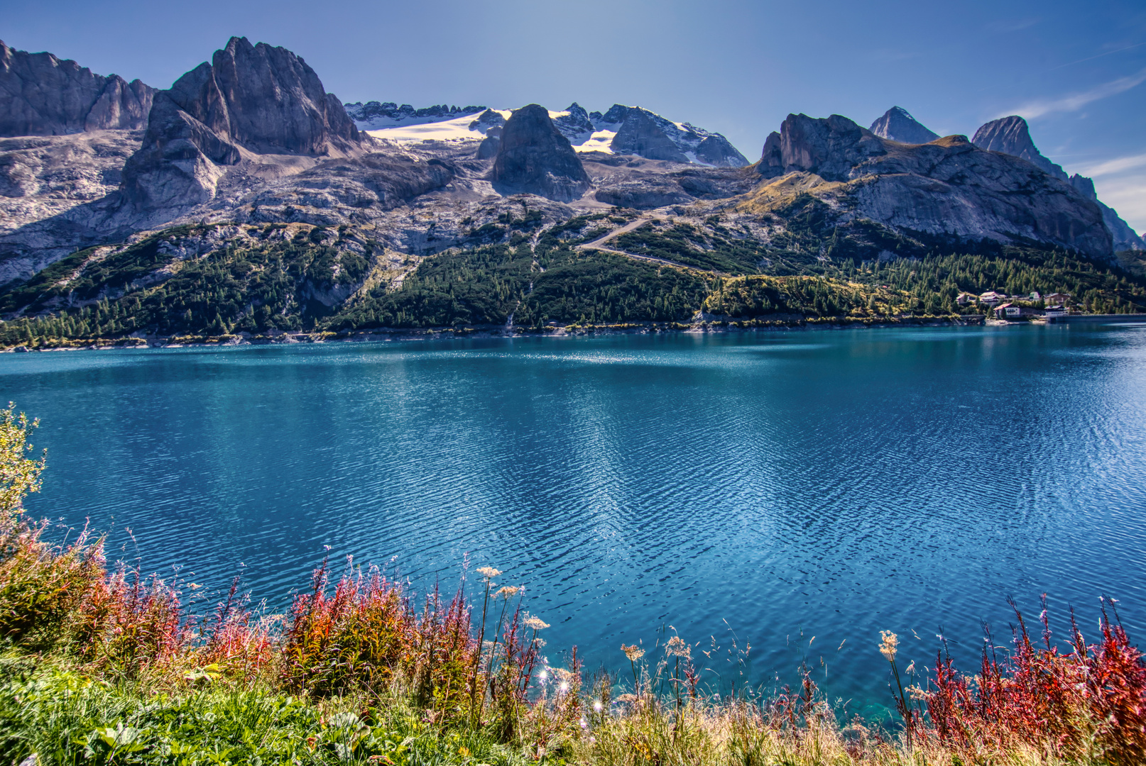 Stausee Fedaia mit Marmolada.