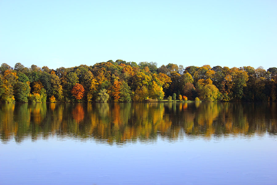 Stausee im Herbst