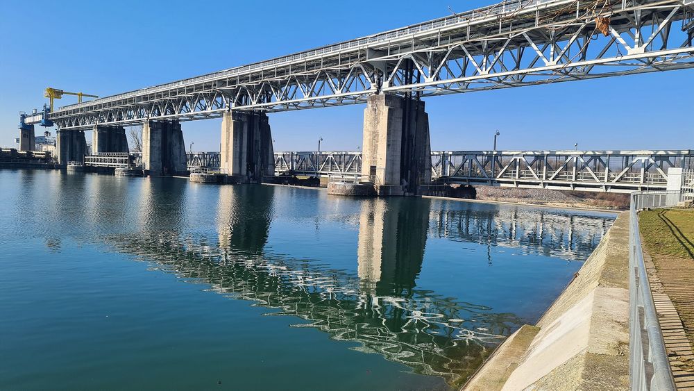 Stauwehr am Altrhein in Märkt