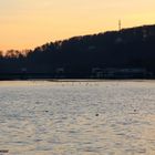 Stauwehr am Baldeneysee beim Sonnenuntergang