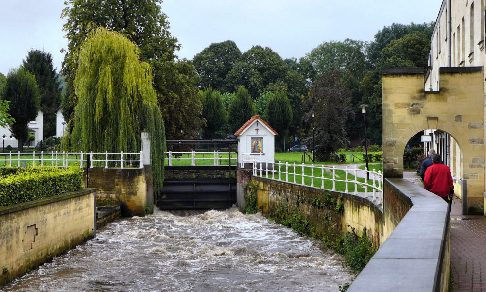 Stauwehr an der Geul