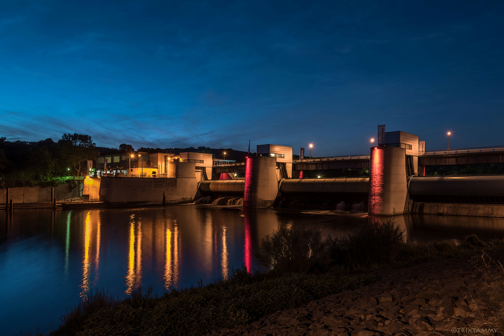 Stauwehr bei Nacht...