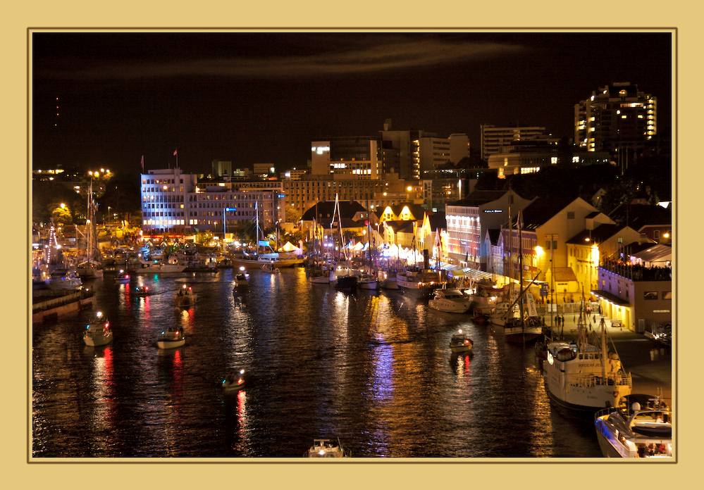 Stavanger bei Nacht