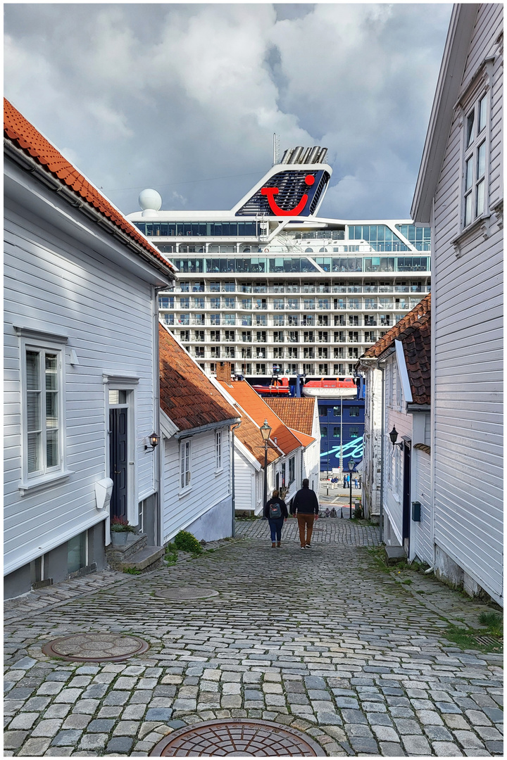 Stavanger - ein Durchblick aufs Schiff