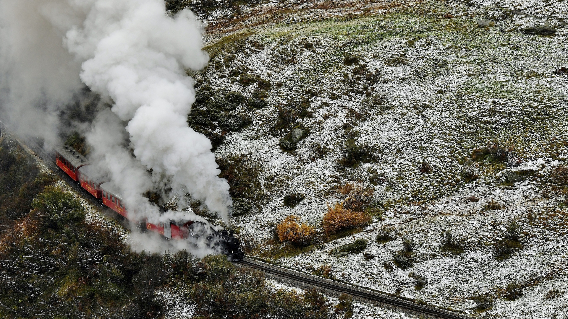  " Steam in the steam "   October Snow