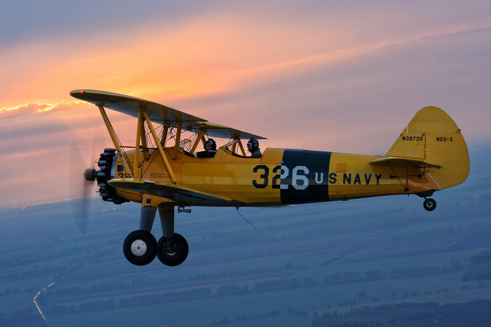 Stearman über Bienenfarm