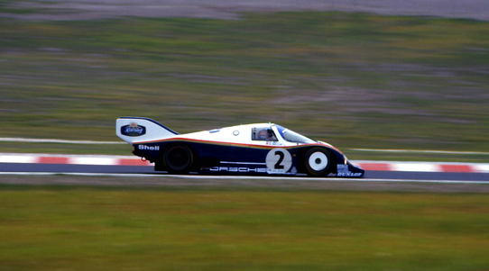 Stefan Bellof im Porsche 956 beim 1000Km Rennen auf dem Nürburgring