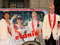 Stefanie II. und Prinz Daniel I.