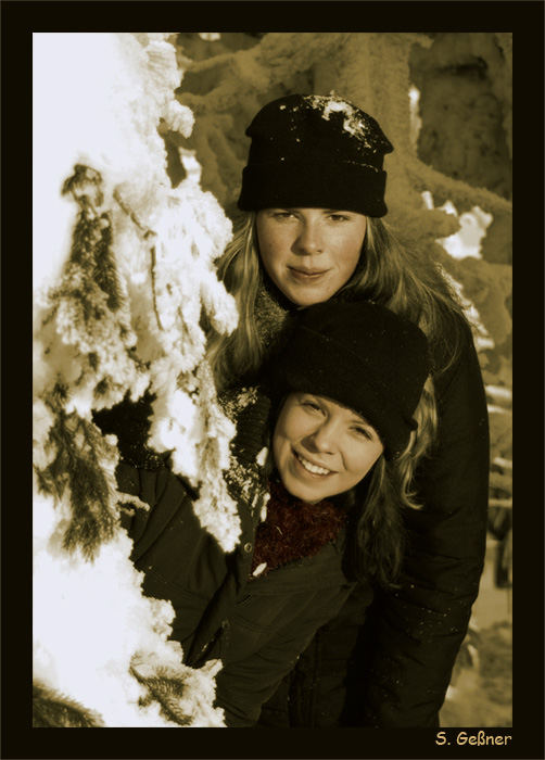 Steffi und Verena im Schnee