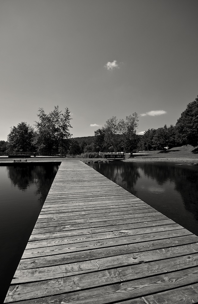 Steg am Badesee