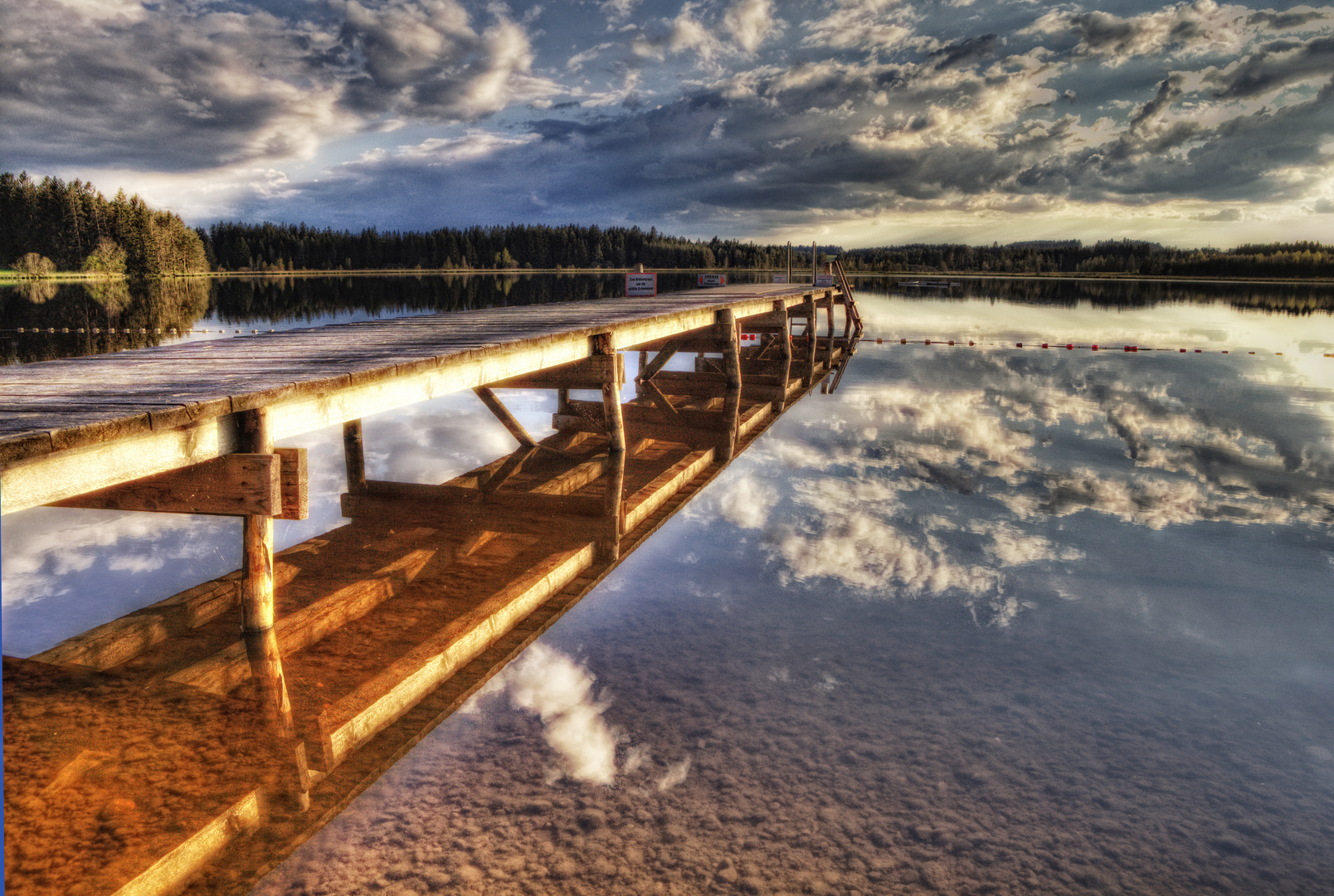 Steg am Elbsee im Allgäu