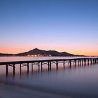 Steg bei Playa de Alcudia bei Sonnenaufgang