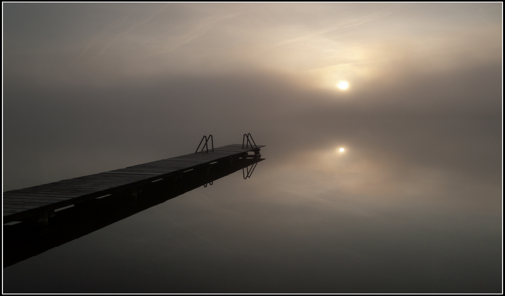 Steg im Morgennebel