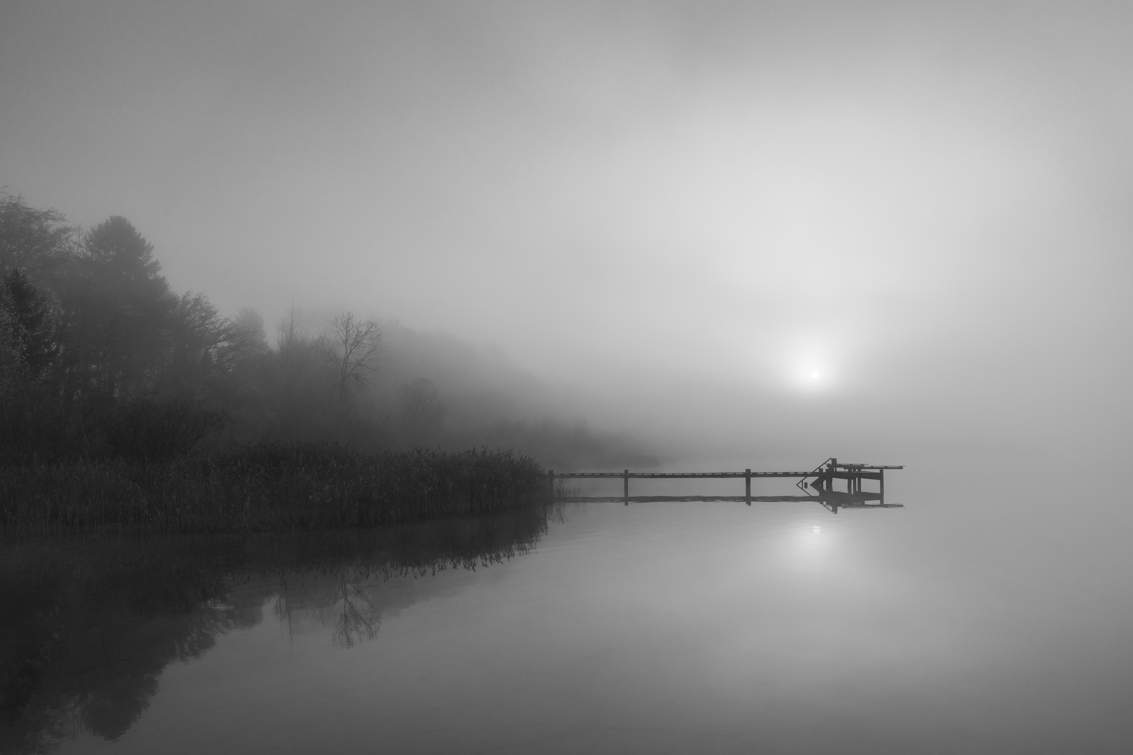 Steg im Nebel