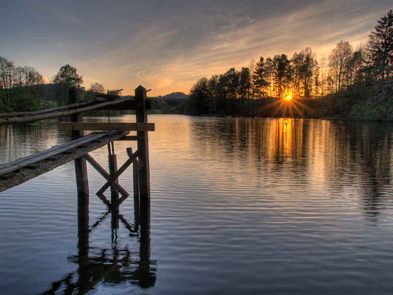 steg im sonnenuntergang