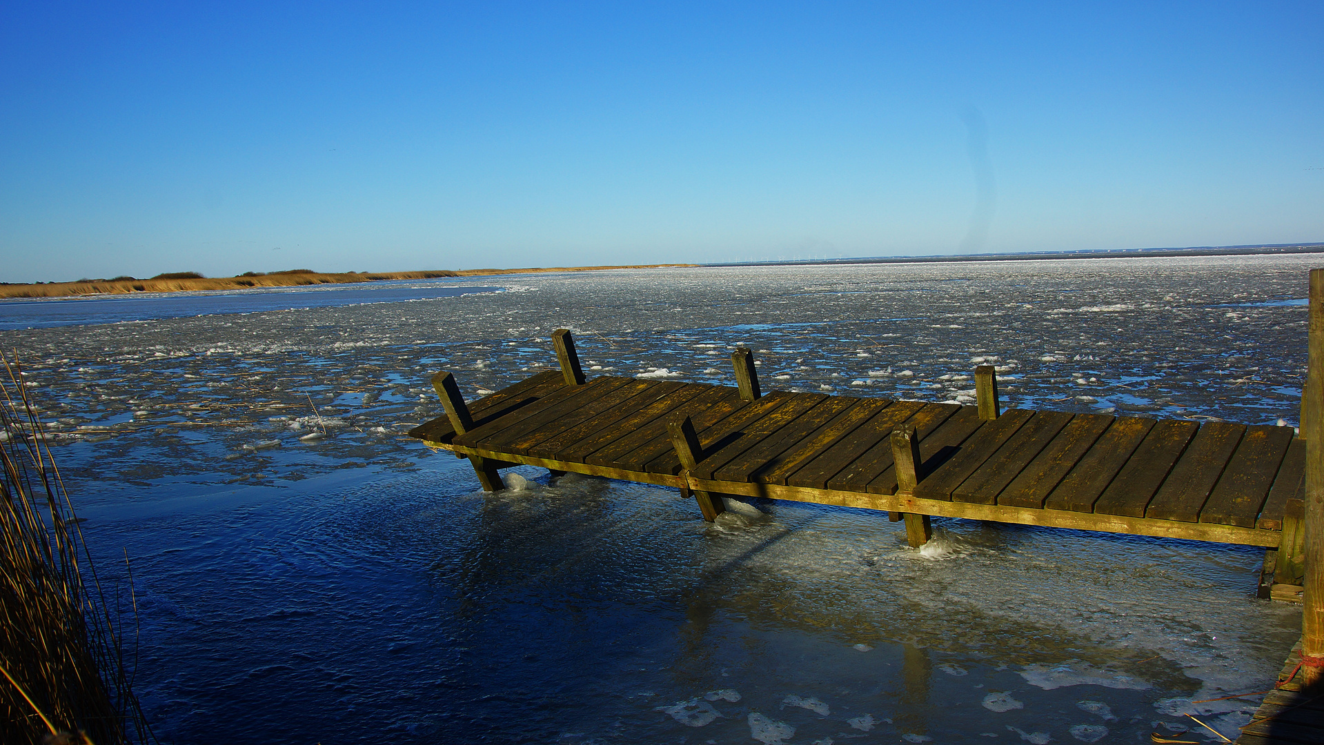 Steg in Schieflage