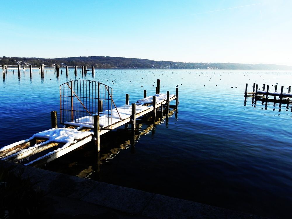 Steg in Starnberg by TobiasWS