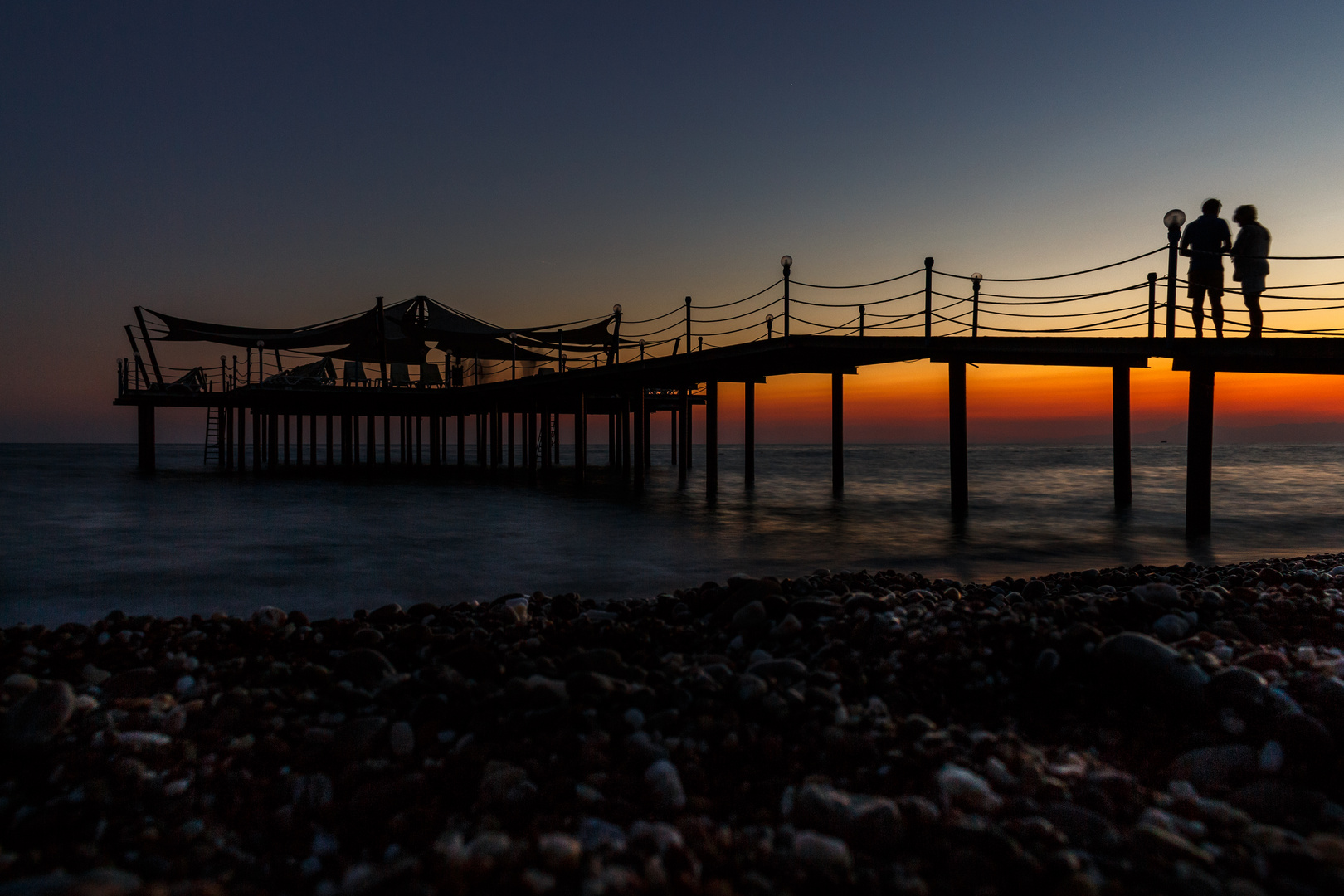 Steg vor Sonnenuntergang