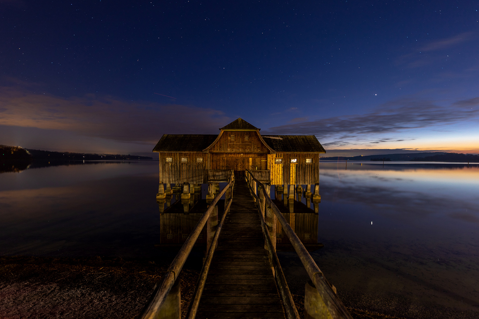 Stegen am Ammersee bei Nacht