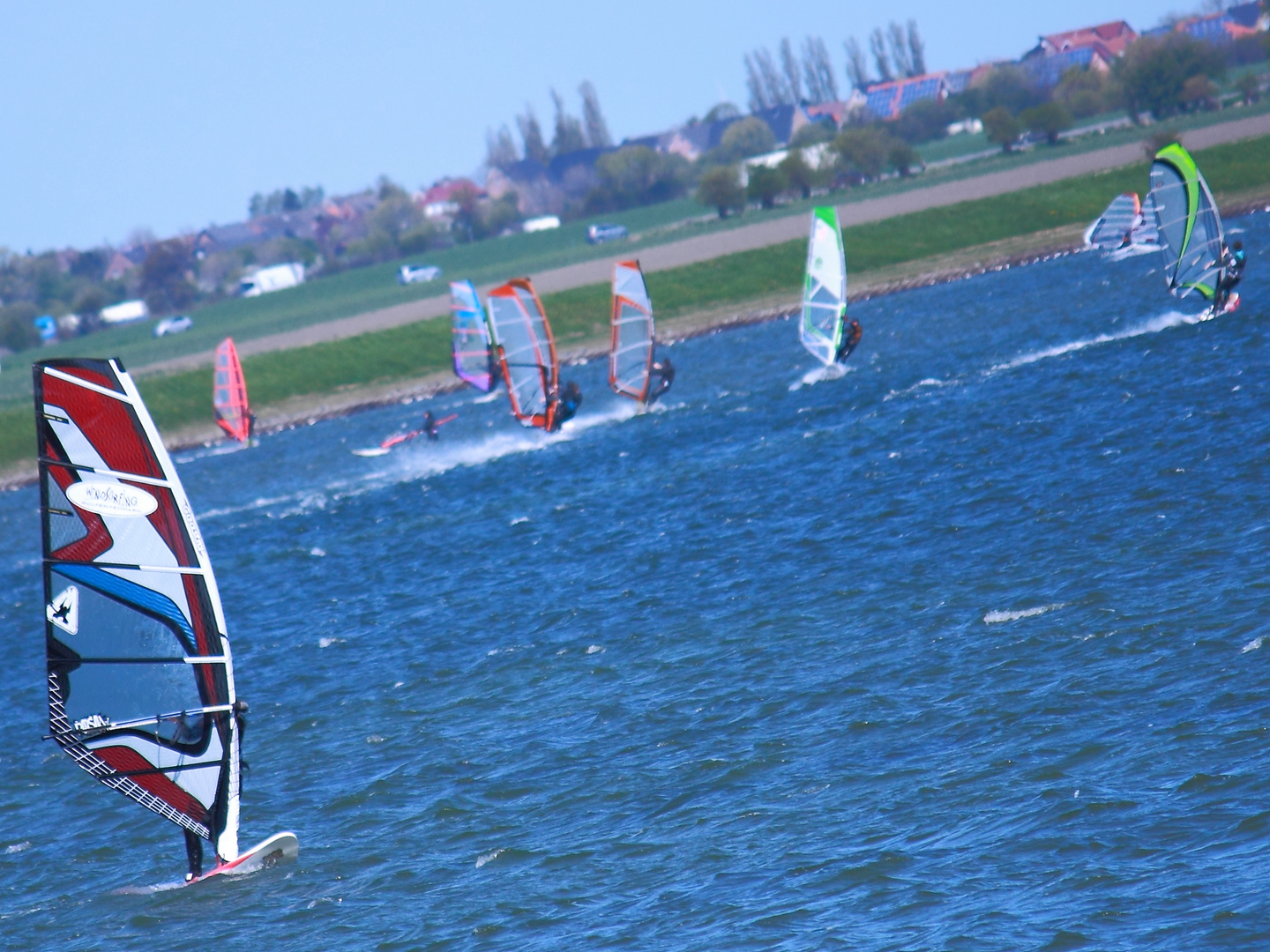 Steife Brise am Wulfener Hals (Fehmarn)