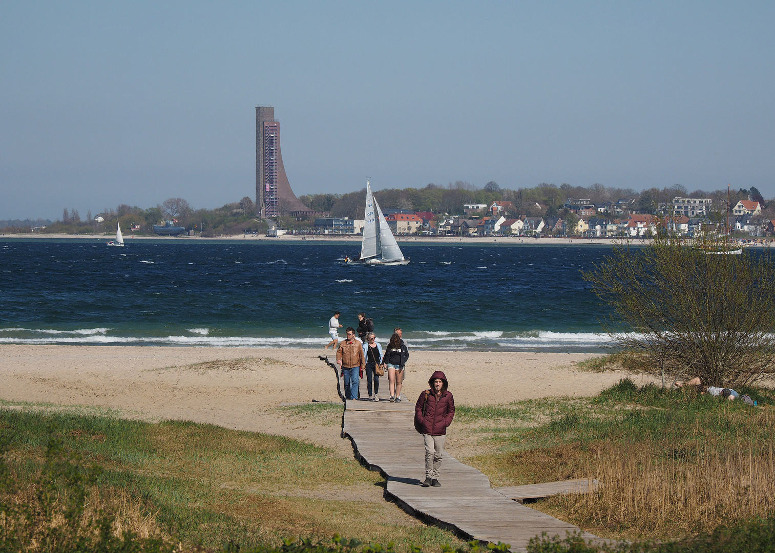 Steifer Ostwind an der Förde