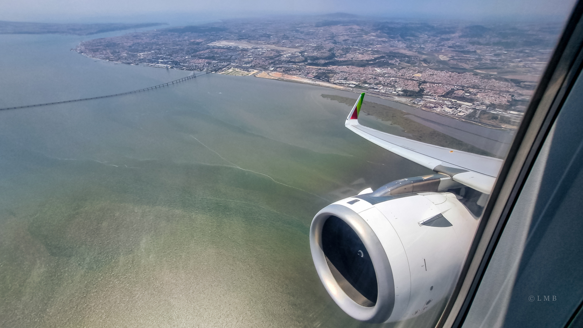 Steigflug über dem Tejo