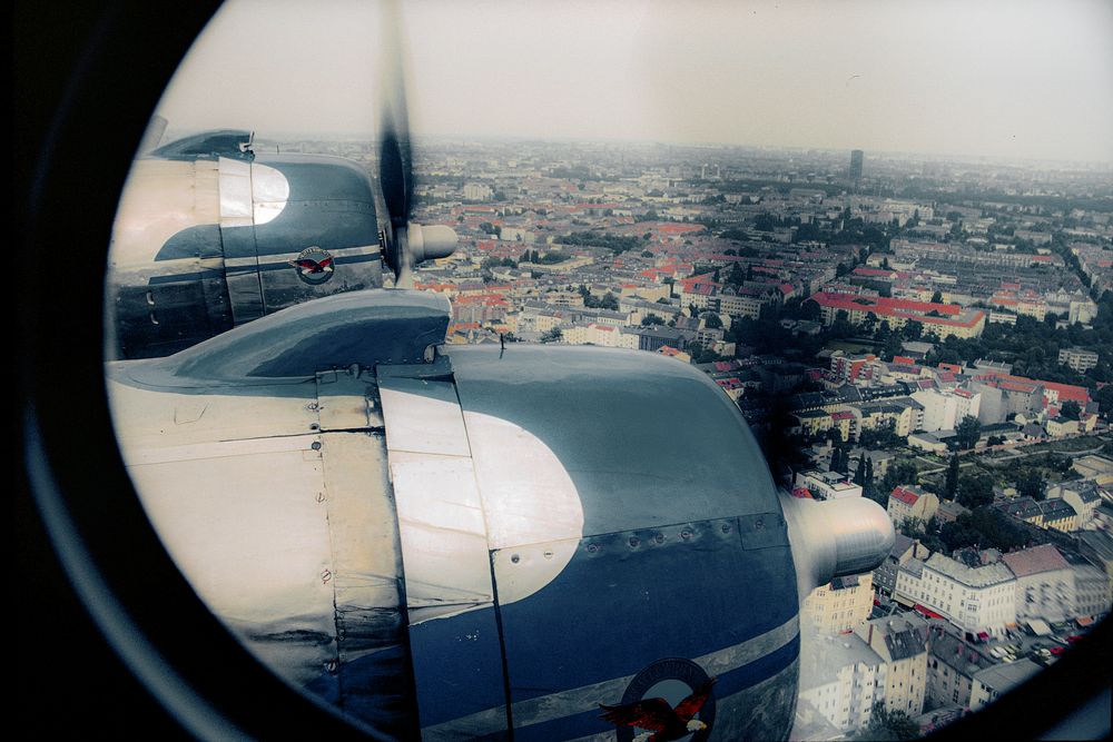 Steigflug über Neukölln 