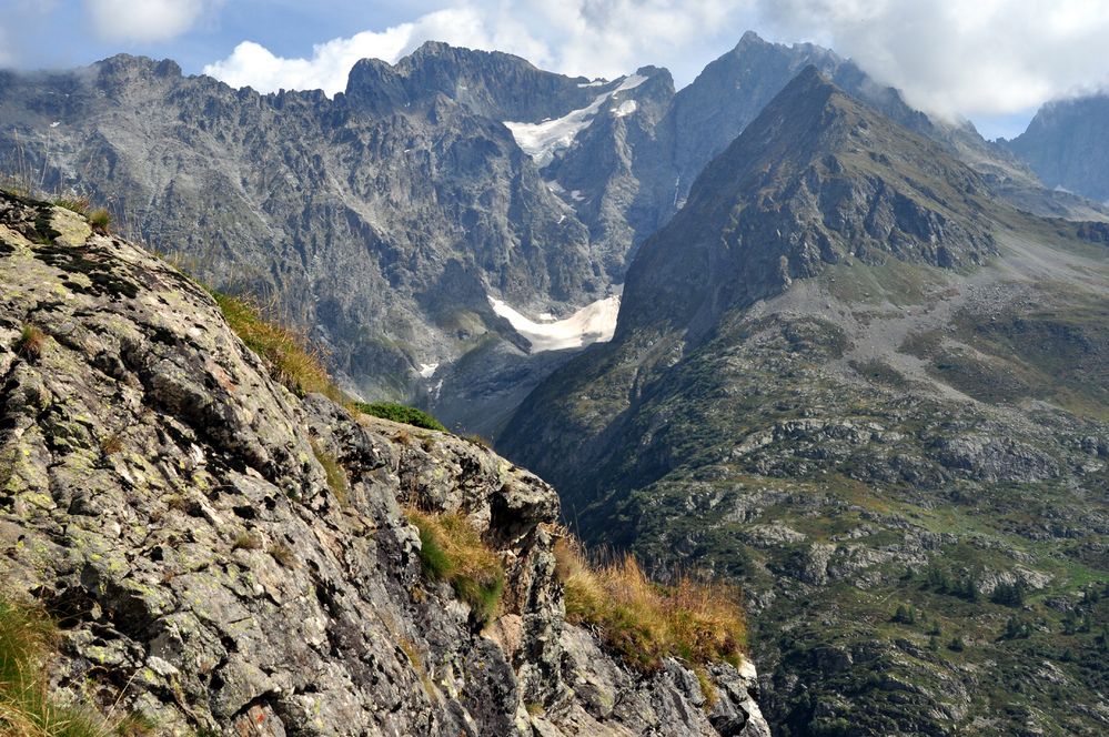 Steil bergab am Wegesrand 