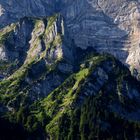 Steile Wände überm Klöntaler See GL Schweiz