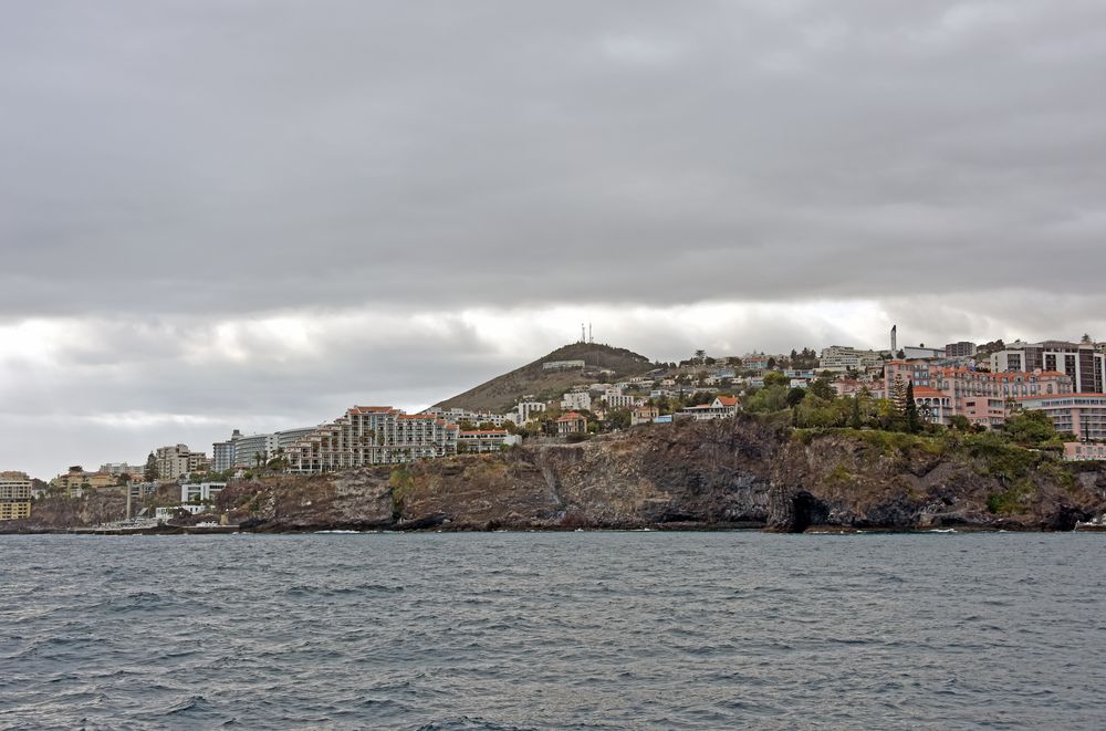 Steilküste am Ostteil von Funchal auf Madeira