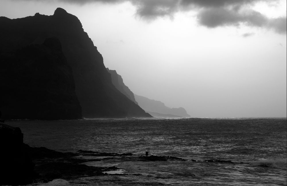 Steilküste + Atlantik von Jochen Wirges 