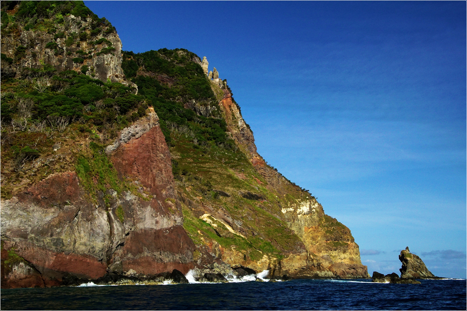 Steilküste in Flores